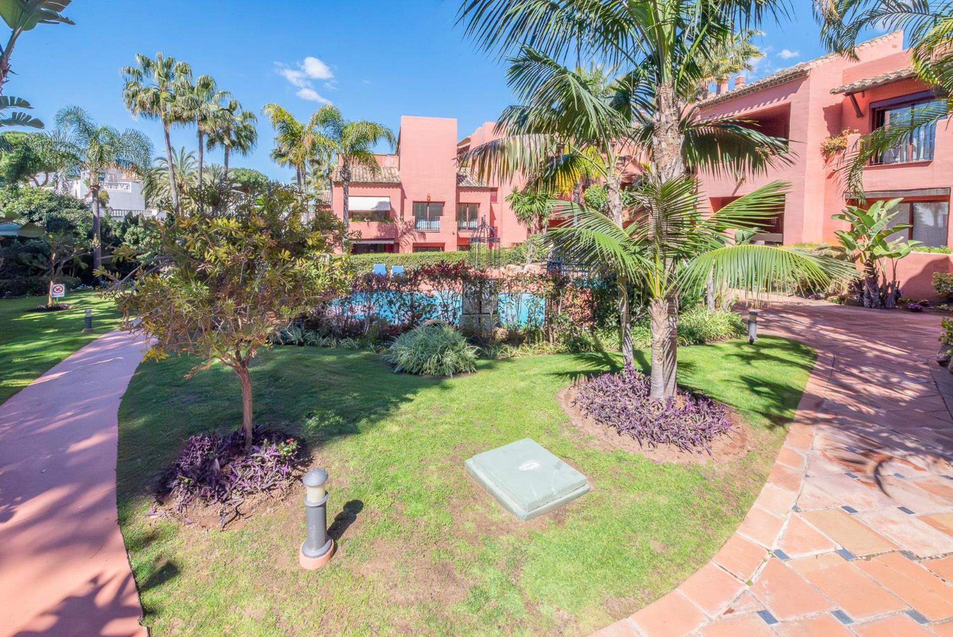 Apartment Oleholidays Jardines Don Carlos Junto Al Mar Marbella