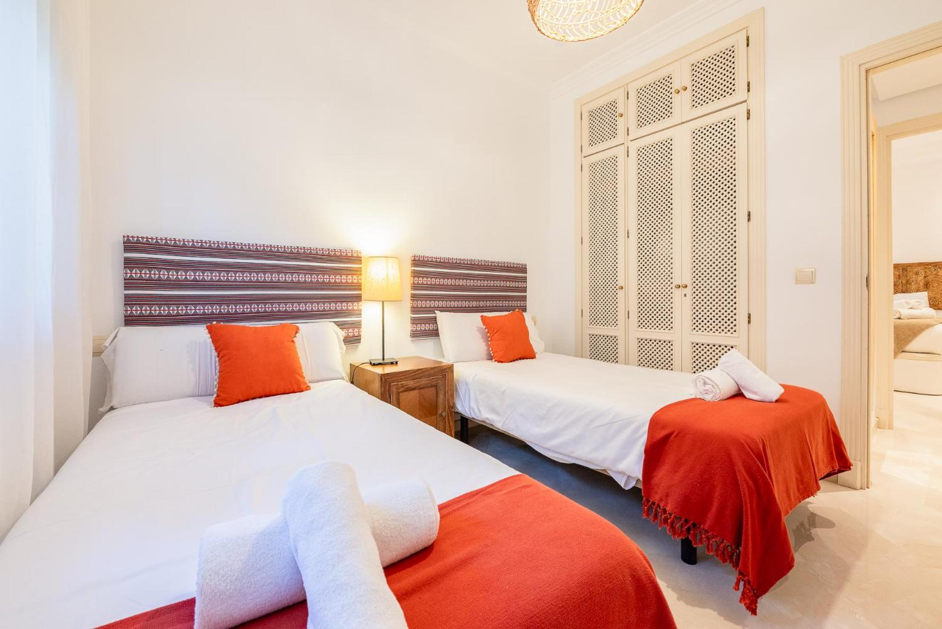 Oleholidays Jardines Don Carlos Junto Al Mar Marbella